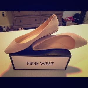 Never worn Nine West Flats! Size 10